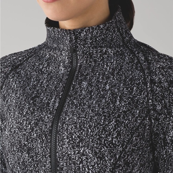 Lululemon Lightly Jacket - Picture 3 of 9